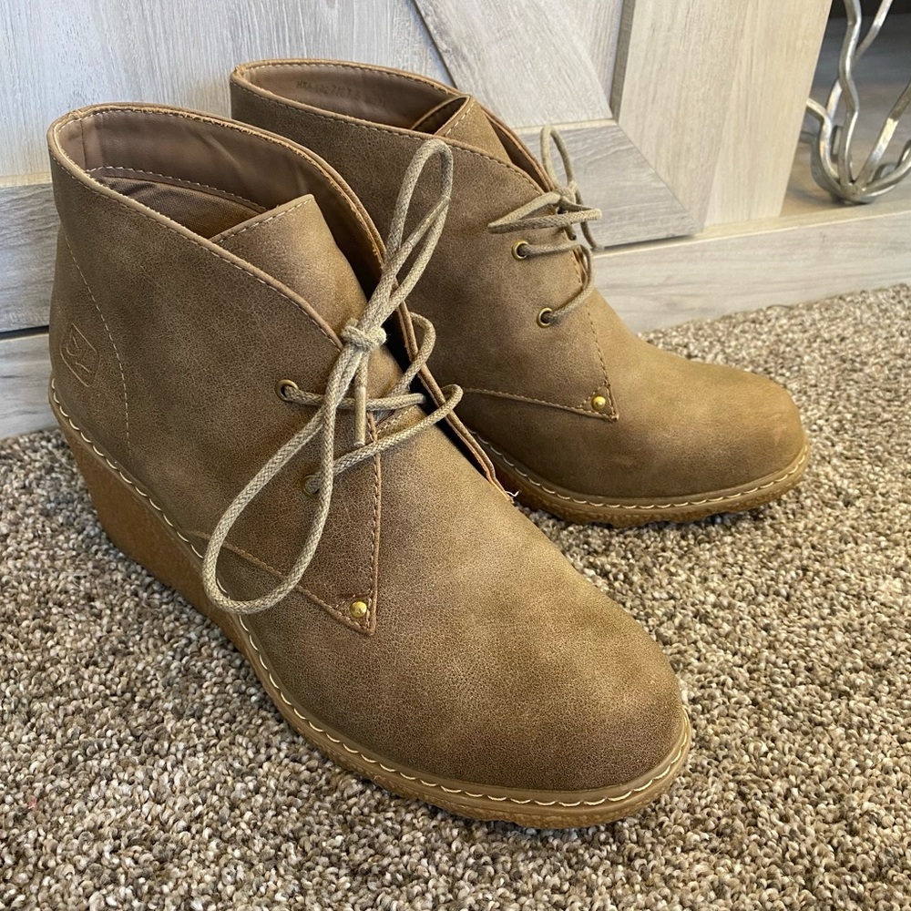 Dirty Laundry by Chinese Laundry Women's Wedge Boot Laceup Granny Shootie